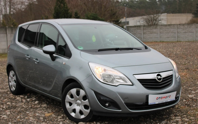 Opel Meriva cena 22900 przebieg: 176000, rok produkcji 2011 z Sianów małe 667